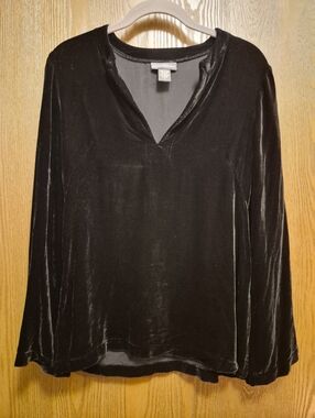 Banana Republic Women's Black Velvet V-Neck Top S